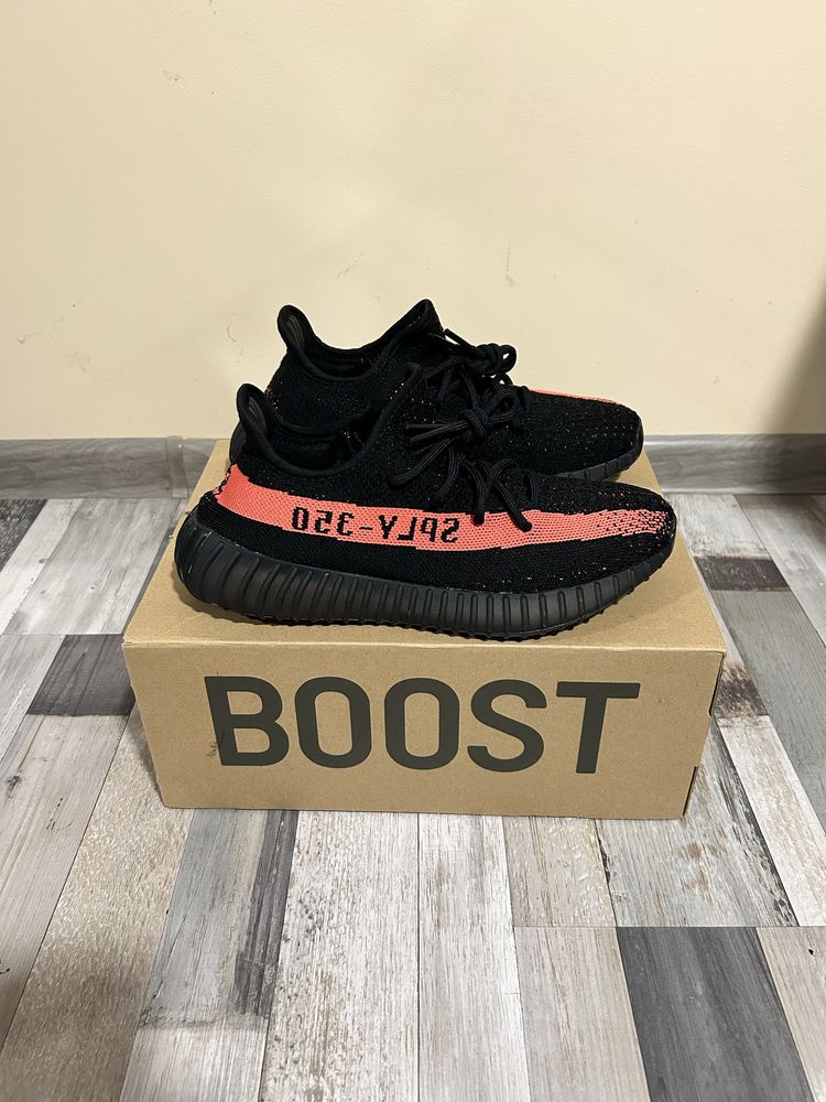 Оригинални Yeezy 350 v2 "Core Red"