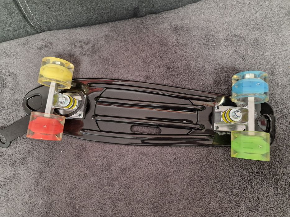 Skateboard Pennyboard, Model Multicolor