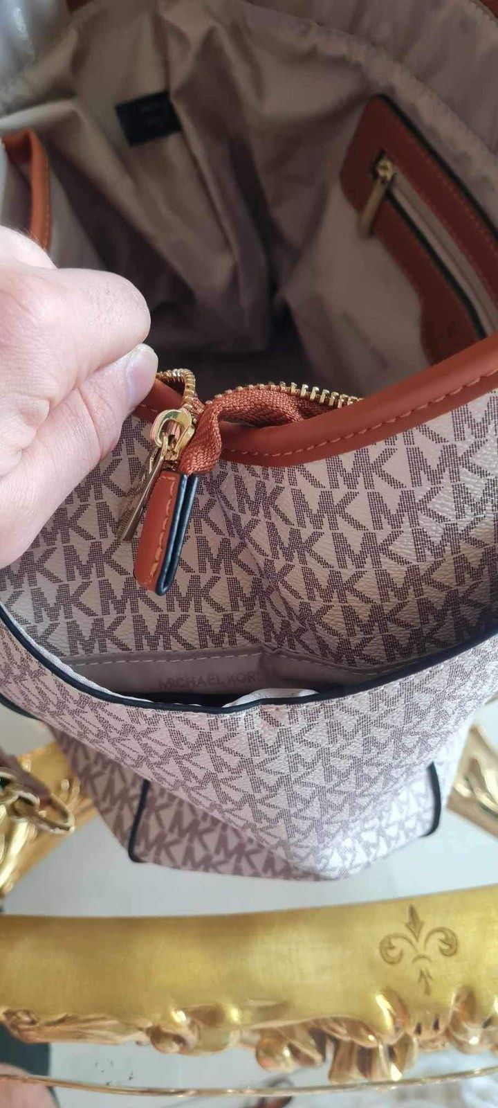 ОРИГИНАЛНА дамска чанта на Michael Kors