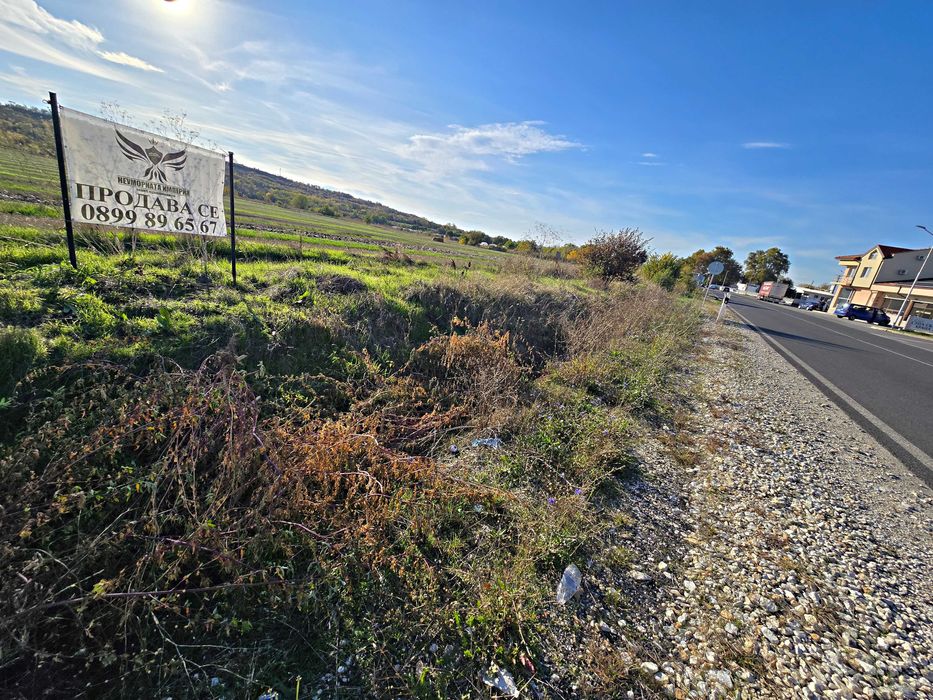 Продавам парцел 7400кв в село Поповица на главен път към Свиленград