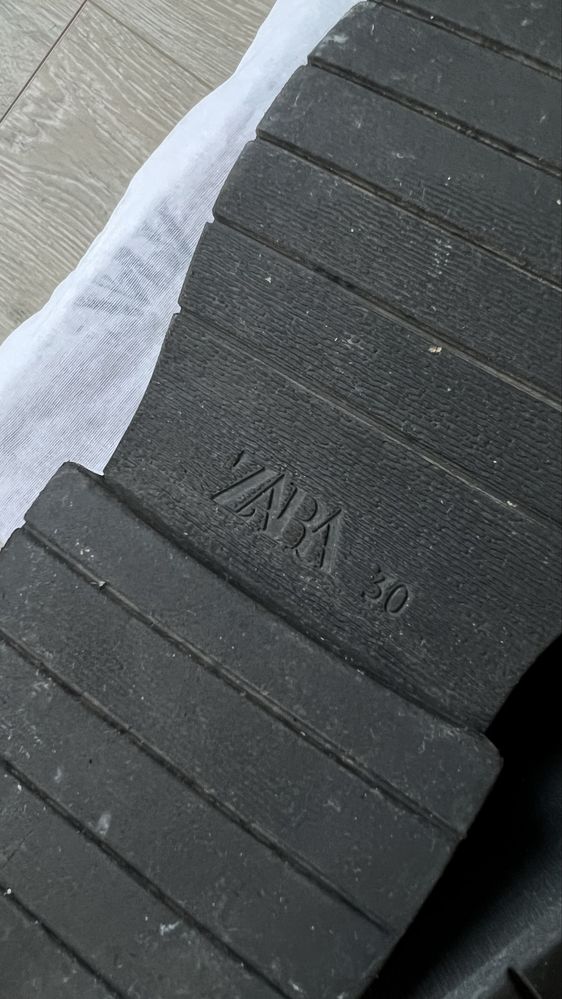 Продам ботинки ZARA на девочку