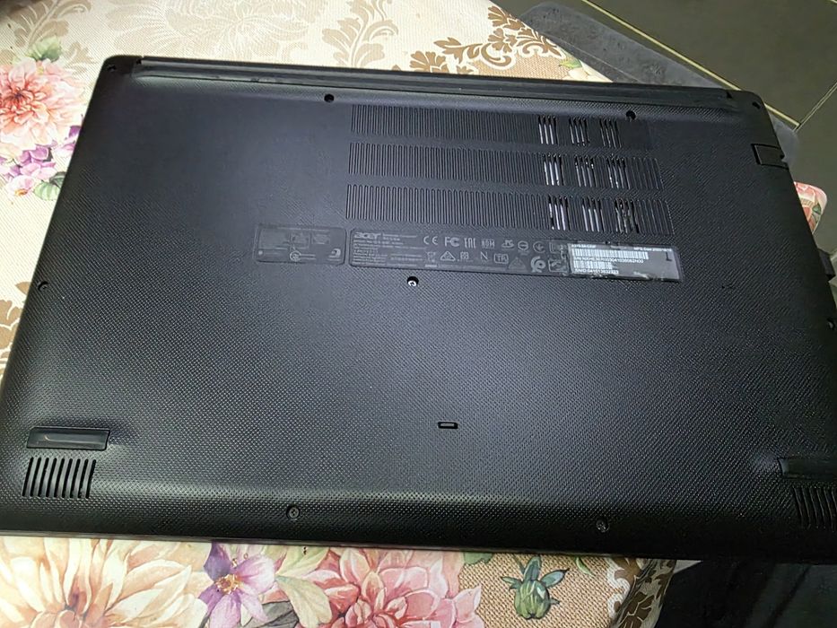 Notebook Acer sotiladi