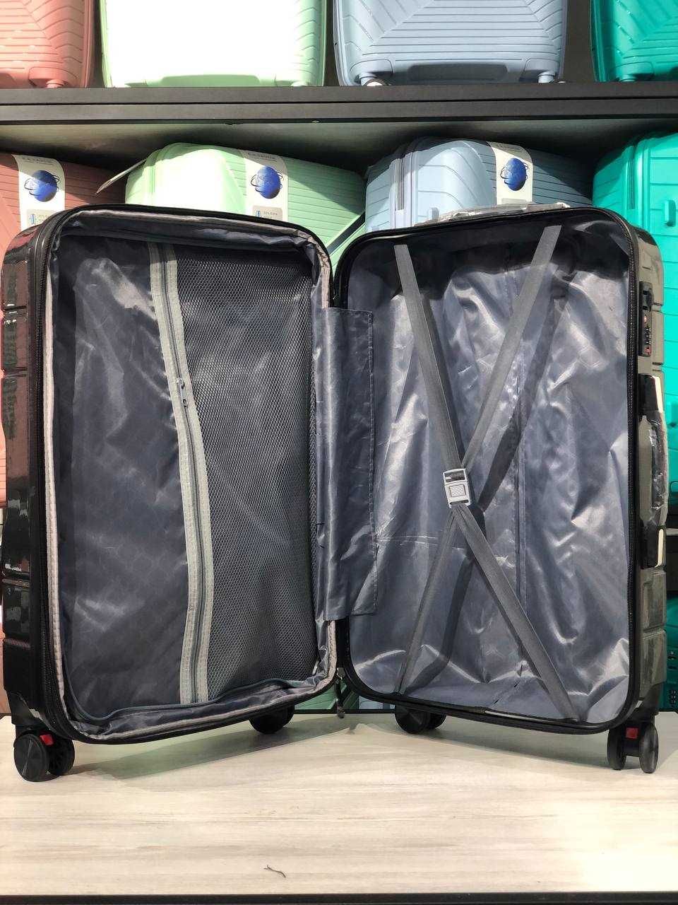 Новые чемоданы из поликарбоната