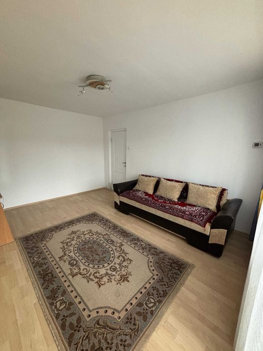 PROPRIETAR vând apartament 2 camere pe Calea București