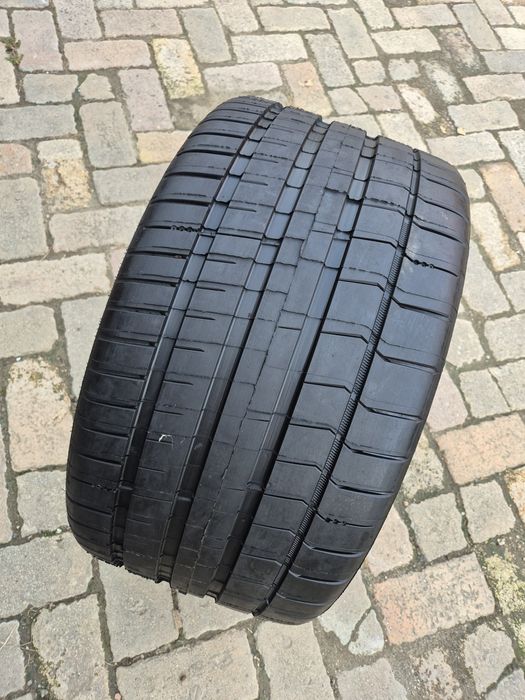 O bucată 325/30 ZR  21 vară - una Michelin