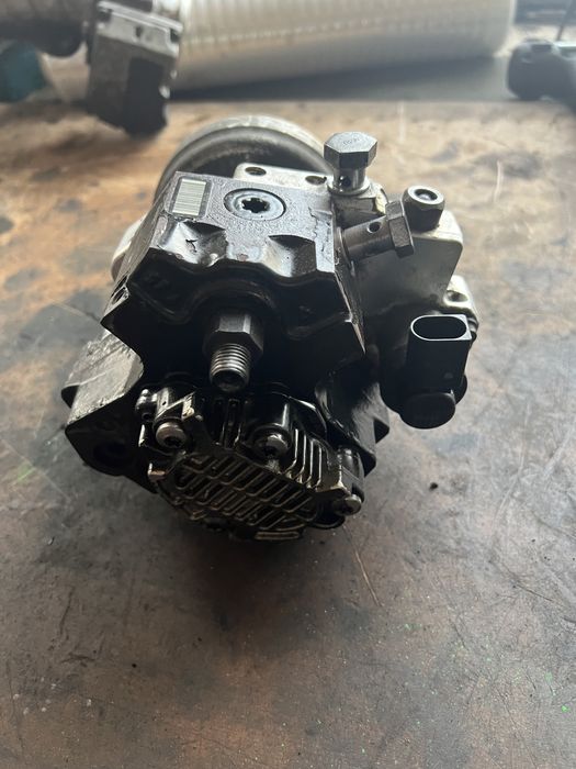 Pompa Inalte Audi A6 4F 2.7 TDI OE:059130755E
