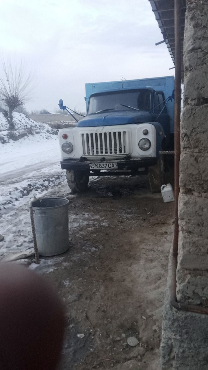 Gaz 52 sotiladi Jizzaxda narxi 18 milon kelishamiz.