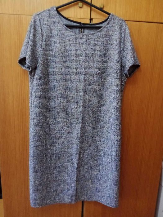 Вечерни рокли за банкет