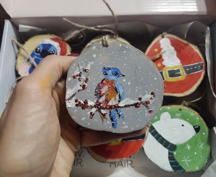 Коледни ръчно рисувани шайби