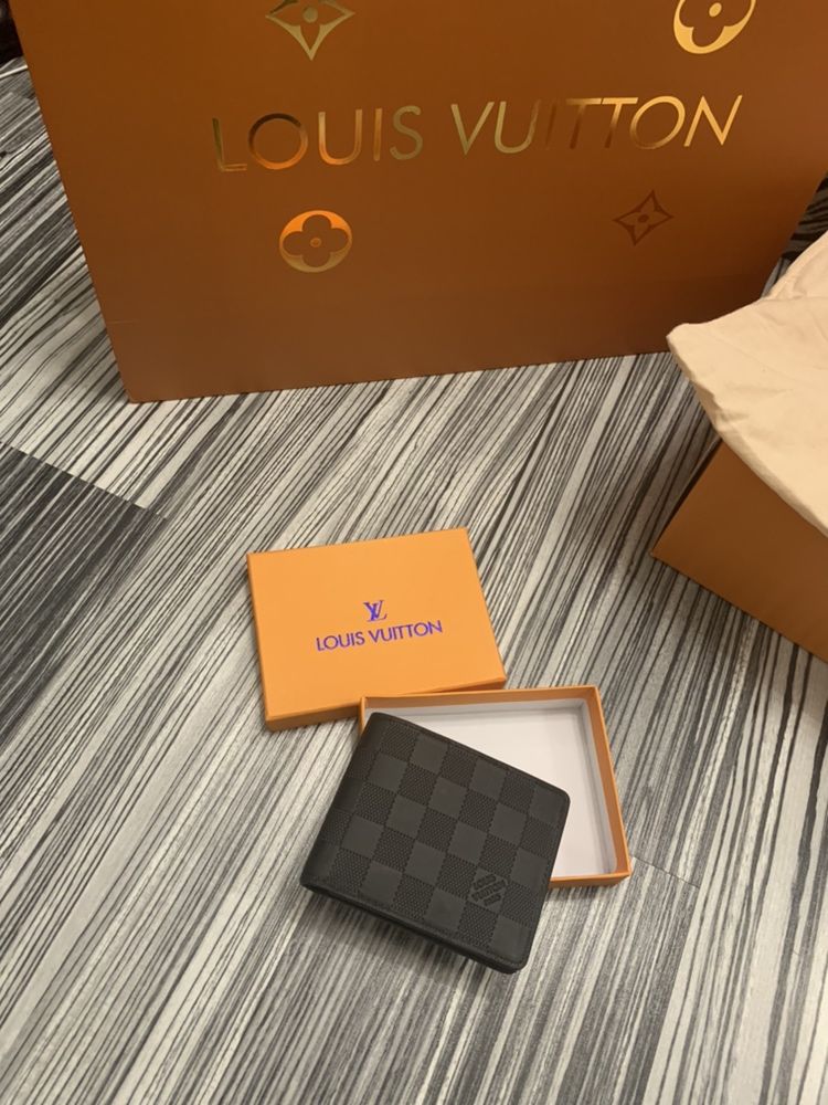 Portofel Louis Vuitton ! Calitate superioara-Poze reale 100%