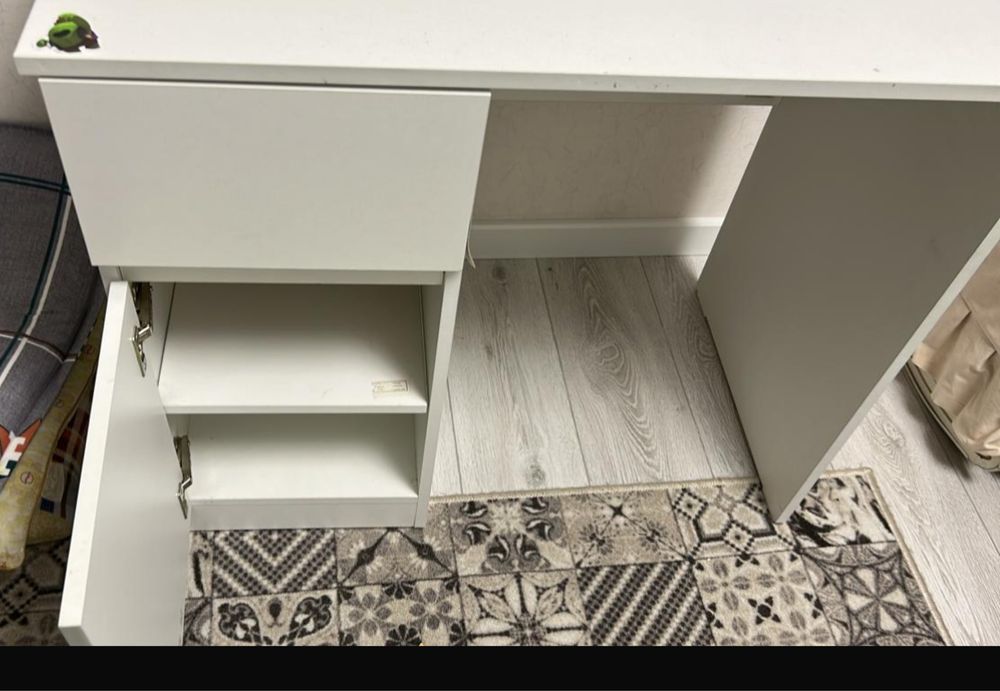 Стол писменный стол