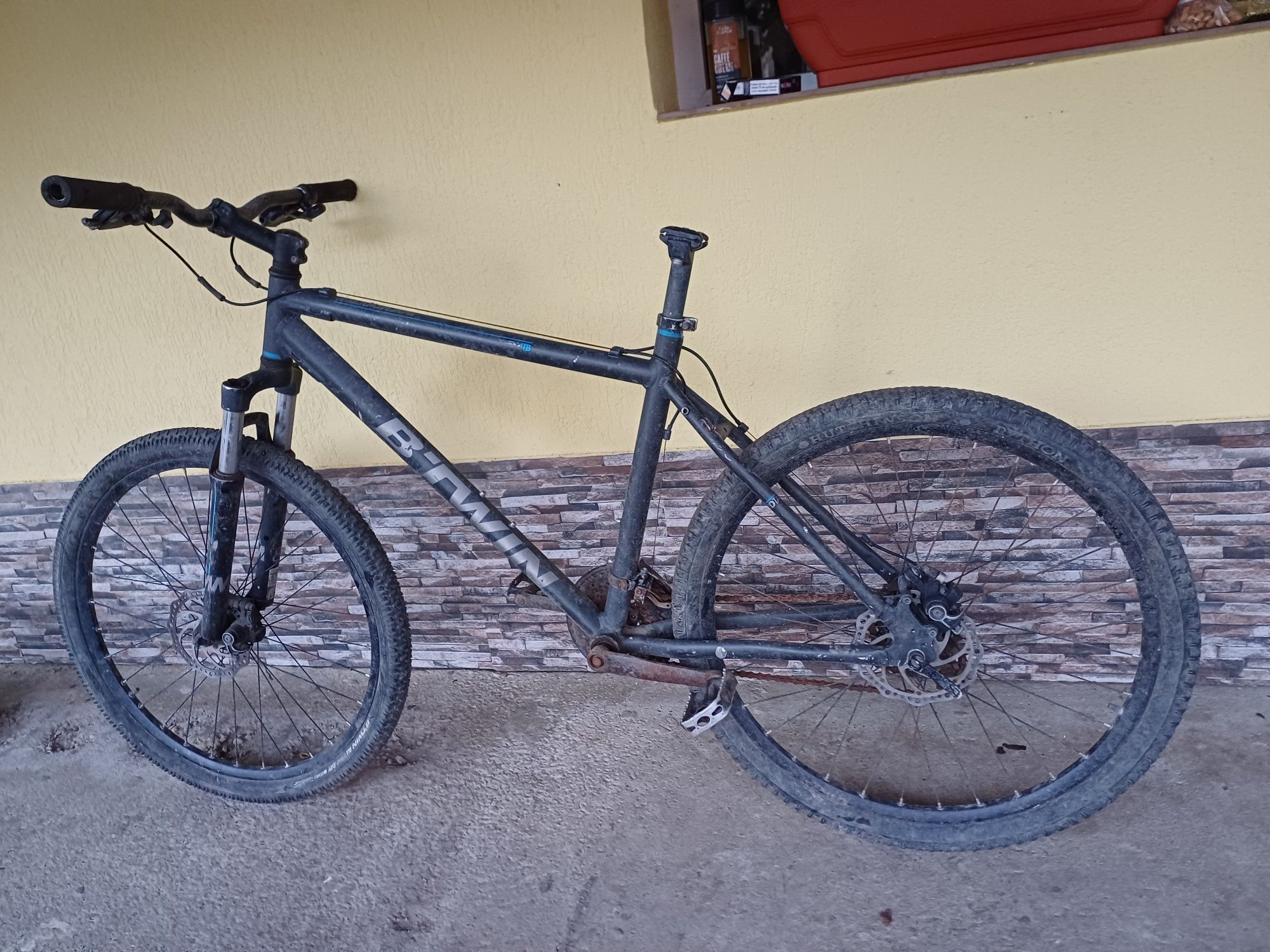 Vând Bicicleta Btwin rockrider 520