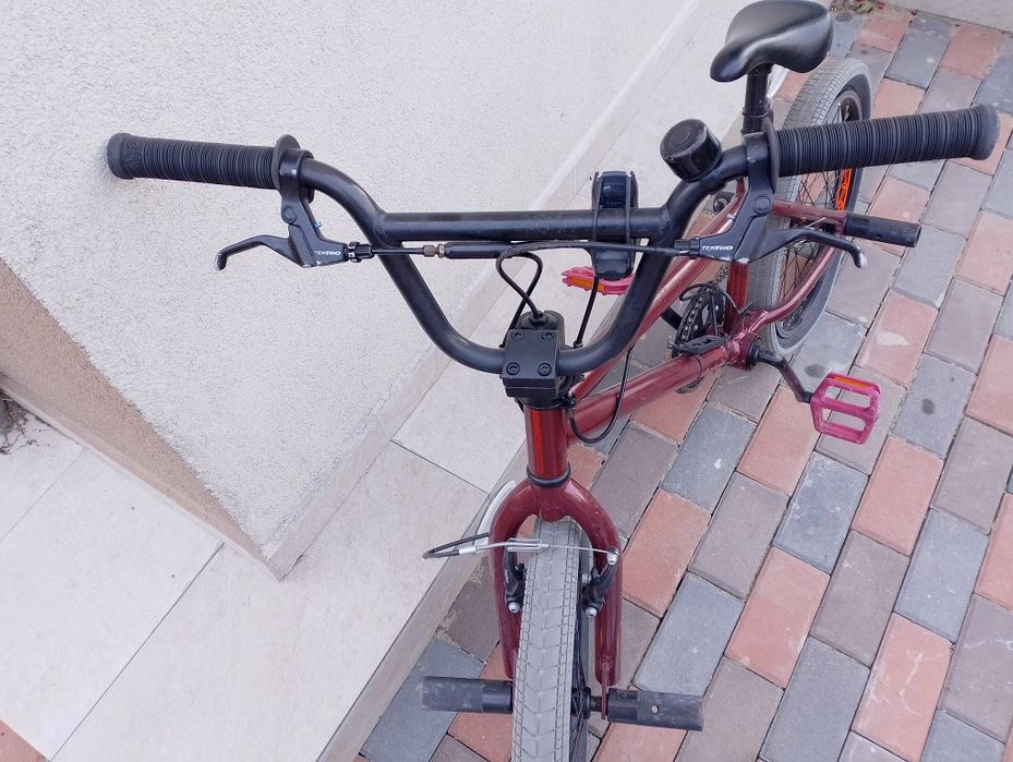 Vând bicicleta Btwin BMX