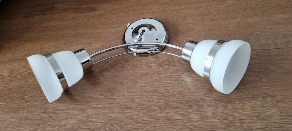 Lustra camera de zi