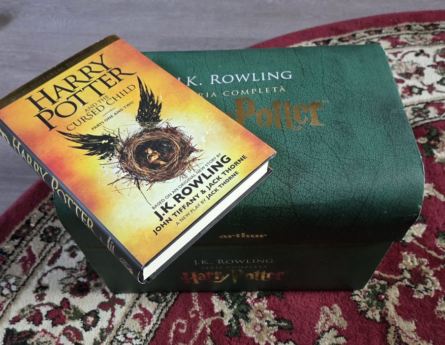 Seria Harry Potter + cufar original, bonus volumul 8 in engleza