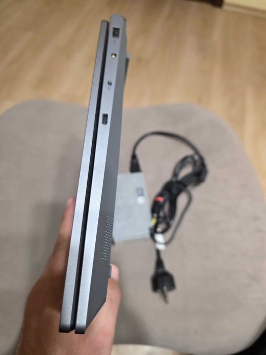 Лаптоп Lenovo LOQ 15AHP9, AMD Ryzen 7 8845HS, NVIDIA RTX 4050 6GB