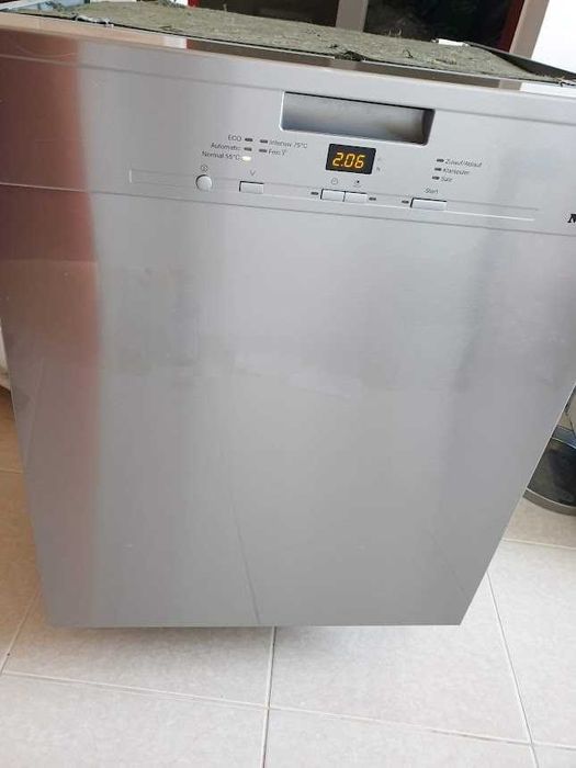 Инокс - Miele Съдомиялна - 14 Комплекта - Частично Вграждане - 60см