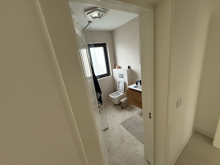 Vand casa platou targul saptamanal