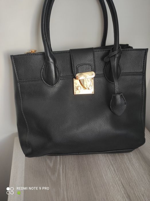 Дамска чанта - 20 лв.