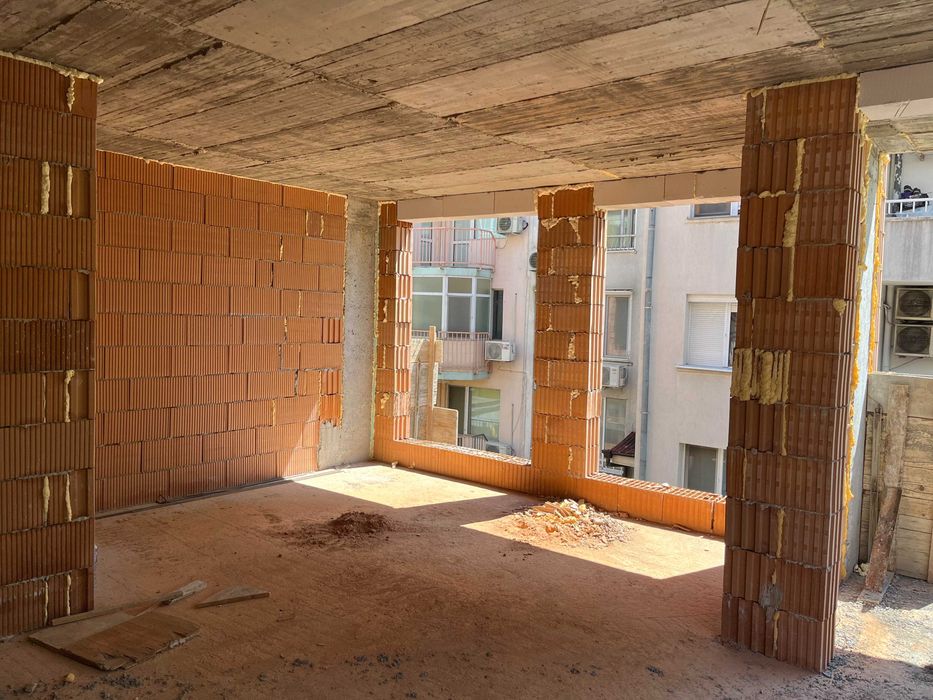 Продава се Тристаен апартамент в Пловдив, Мараша - 118 кв.м за 1967 €/кв.м - Снимка #2