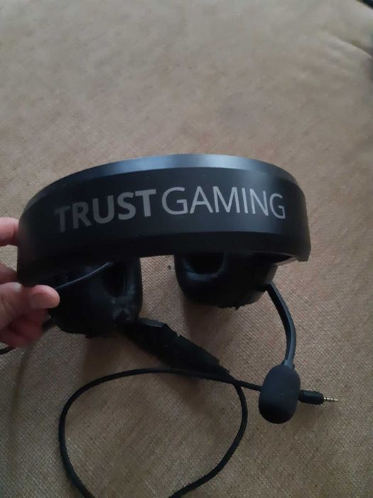 Продавам геймърски слушалки