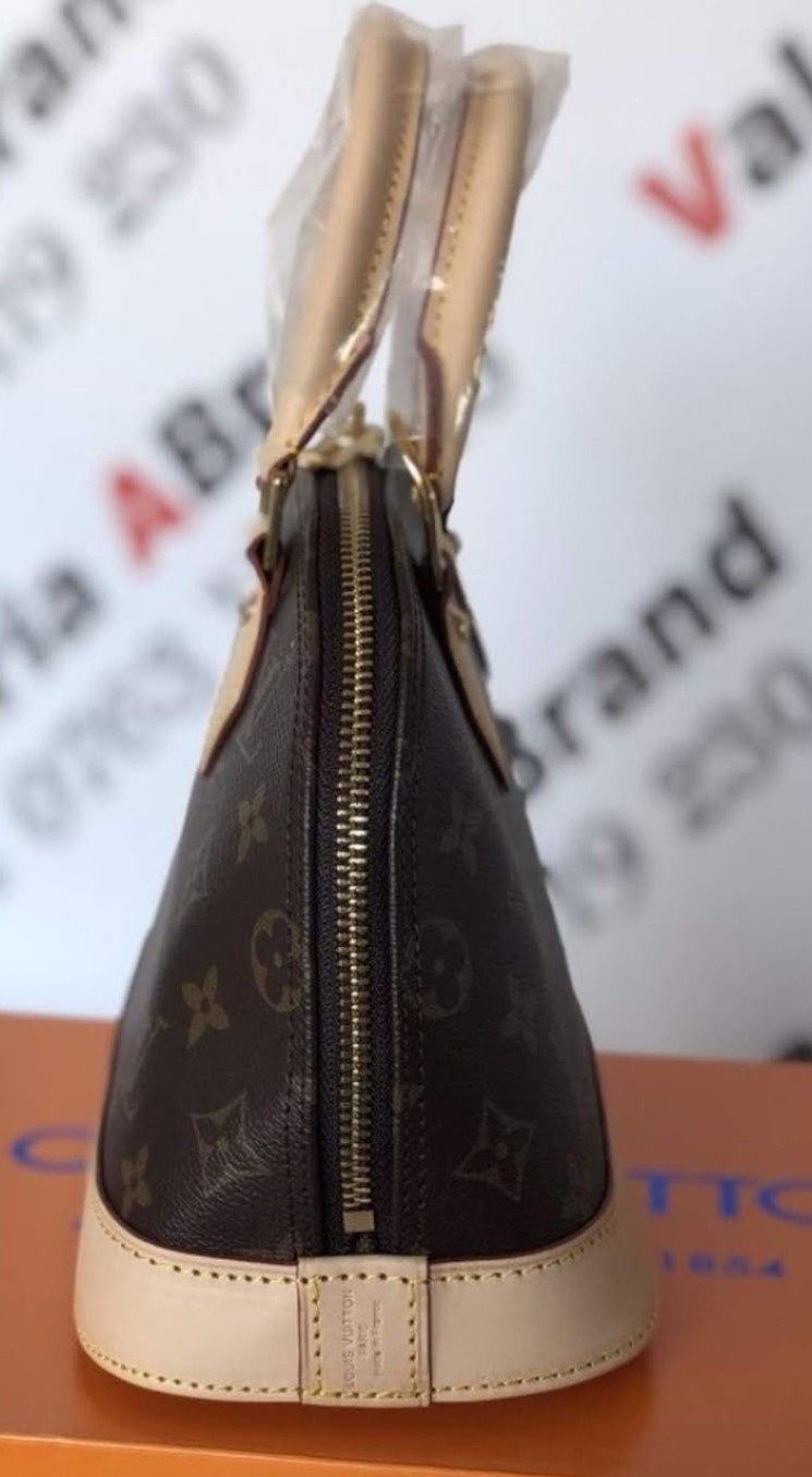 Geanta Louis Vuitton Alma mini,,super model, curea detasabila, saculet