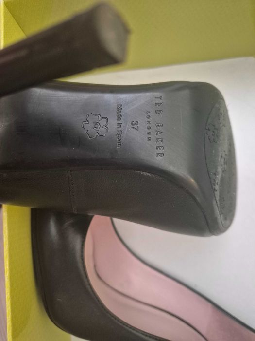 Черен ток Ted Baker модел Carliie