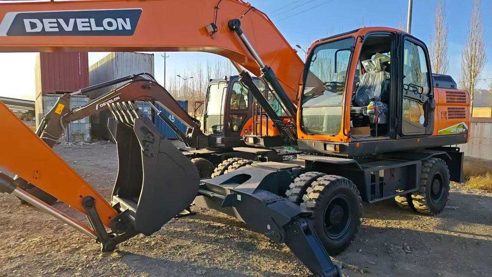 Продается Экскаватор Develon 210W