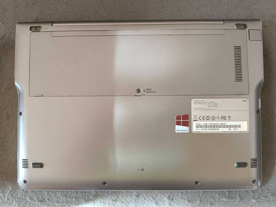 Продавам бърз лаптоп Samsung, 13 инча, Intel Core i5