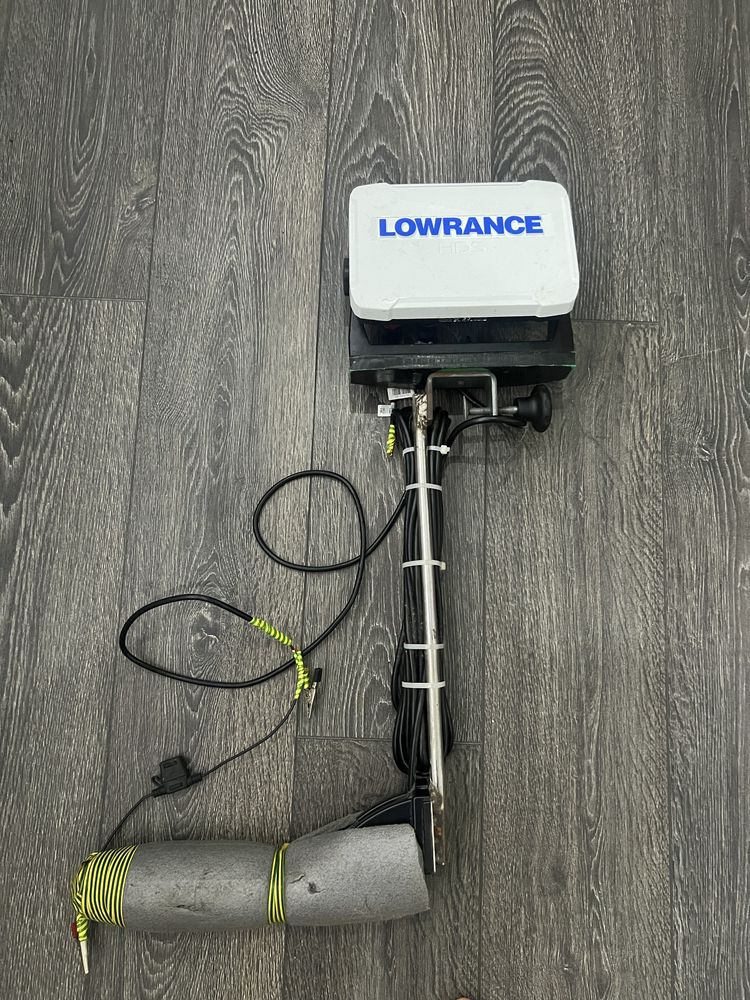 Lowrance hds 7 Carbn cu sonda total scan