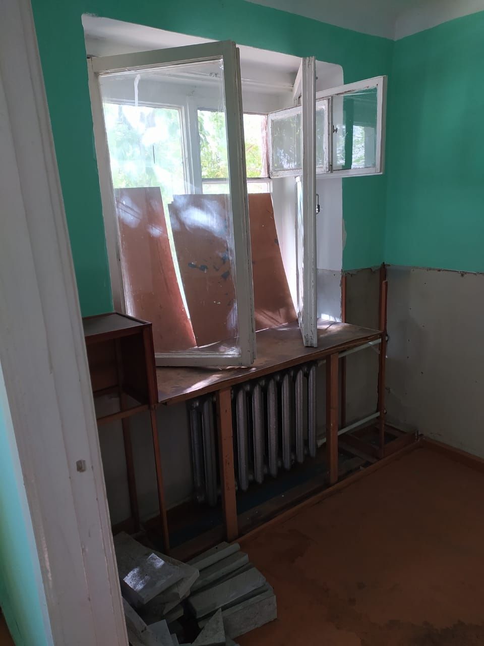 Продам под коммерцию рядом с  ЦОНом