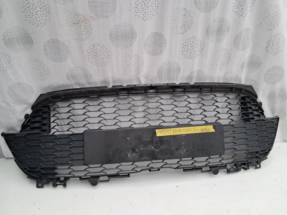 Грил решетка  Toyota Corolla 2016/25г