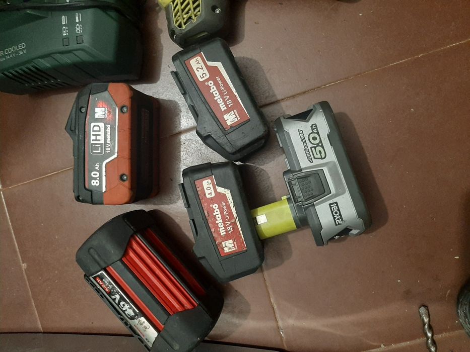 Батерии,зарядни ,винтоверии