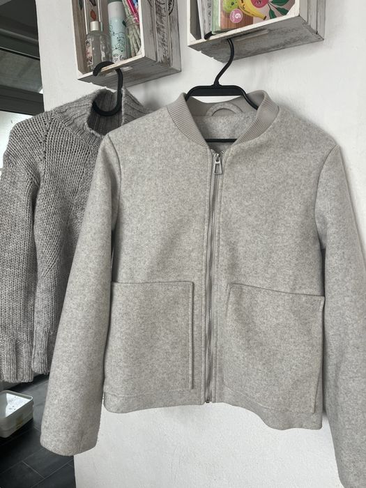 Сиво бомбър яке и пуловер Calvin Klein XS