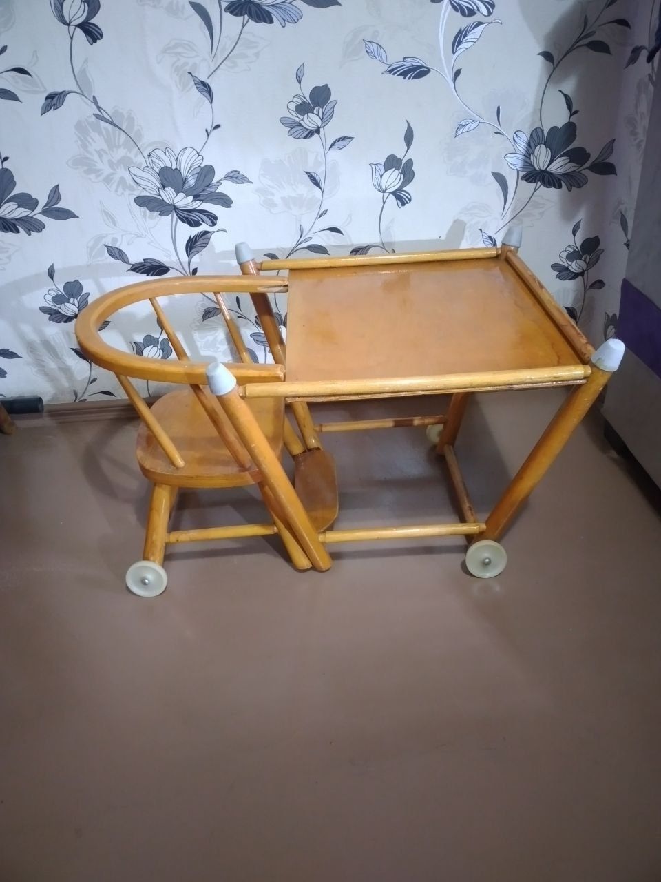 Стульчик для кормления