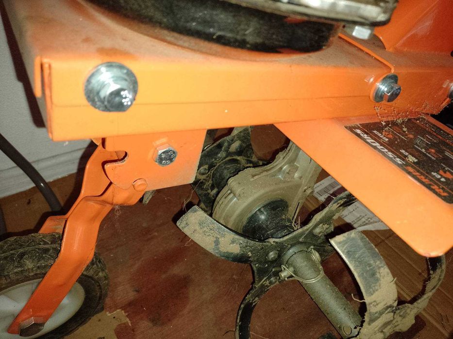 Motosapa Ruris 5500RS, motor benizna 4 timpi 4CP