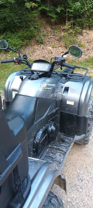 Vîd,ateveu cf moto 500aproape  nou de preferat schimb cu suzuchi vitar