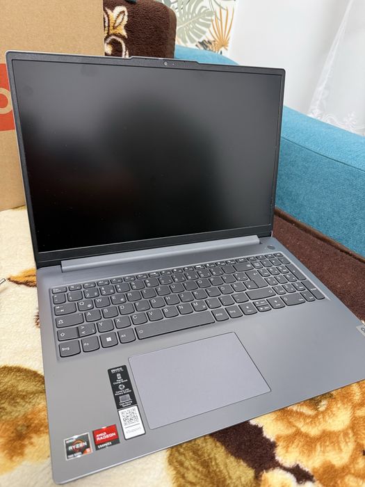 Laptop Lenovo Slim 16inch 16gb ram 1tb