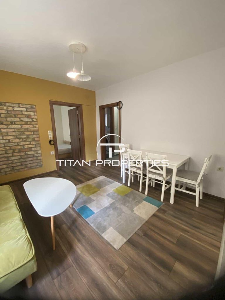 Дава се под наем Етаж от къща в Варна, Цветен квартал - 58 кв.м за 375 € - Снимка #1