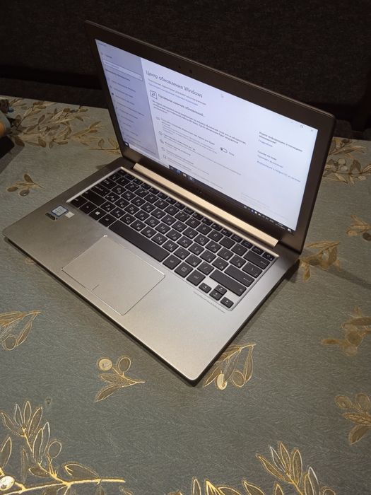 Asus Core i7 -6500U CPU 2.59 GHz