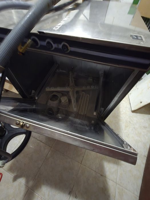 Професионална миялна машина