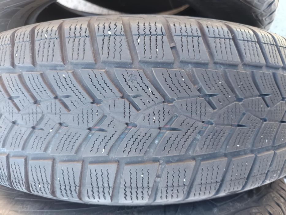 215/60/16 4броя GoodYear UltraGrip.Гумите са в много добро състояние