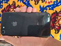 Iphone 8  xotira 64gb