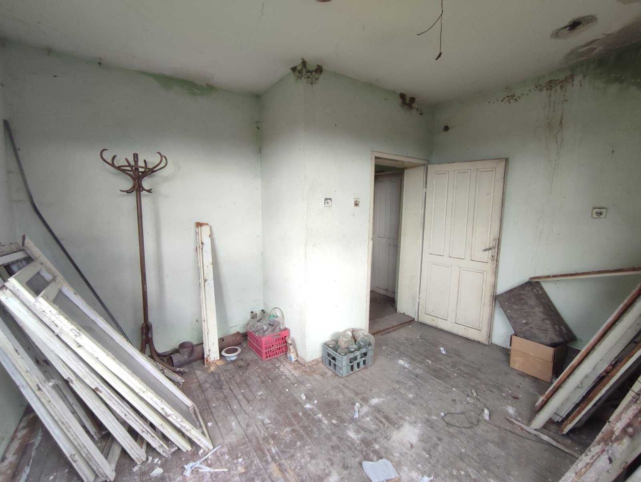 Продава се Къща в с. Лозен, Област Пазарджик - 160 кв.м за 294 €/кв.м - Снимка #11
