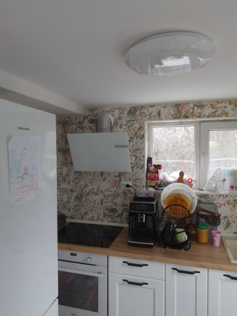 Дава се под наем Къща в Аксаково - 260 кв.м за 204 € - Снимка #3