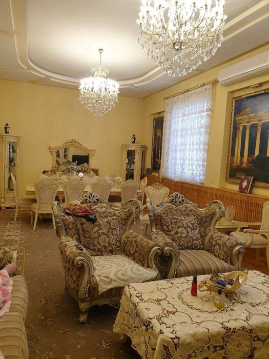 Bog'li uyimni sotaman 620 m2 2 uy 7 xonali