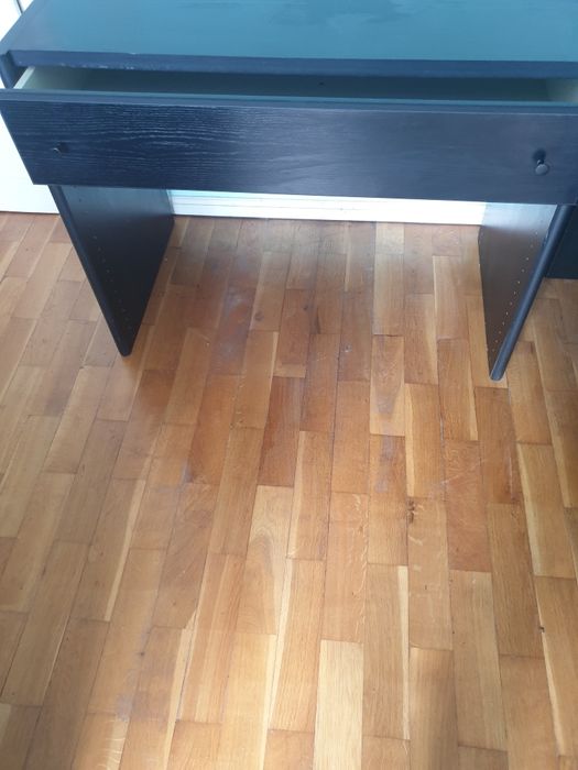 Продавам използвано бюро