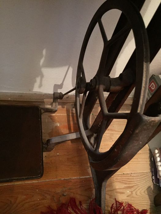 Mașină de Cusut Veritas 15 Vintage cu Masă din Lemn E135532