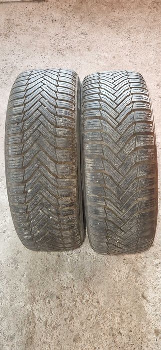 Vand 4 cauciucuri cu genti de tabla