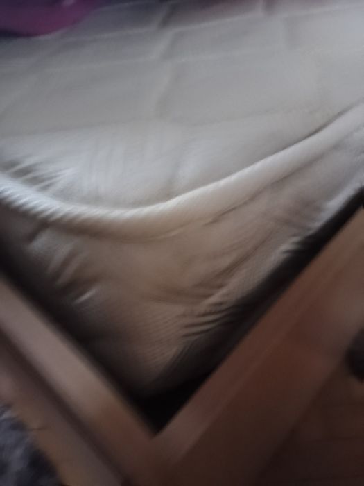 Vând foarte avantajos set dormitor